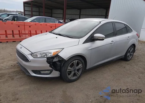 2016 Ford Focus Se z USA, uszkodzony, nr VIN 1FADP3FE1GL219260